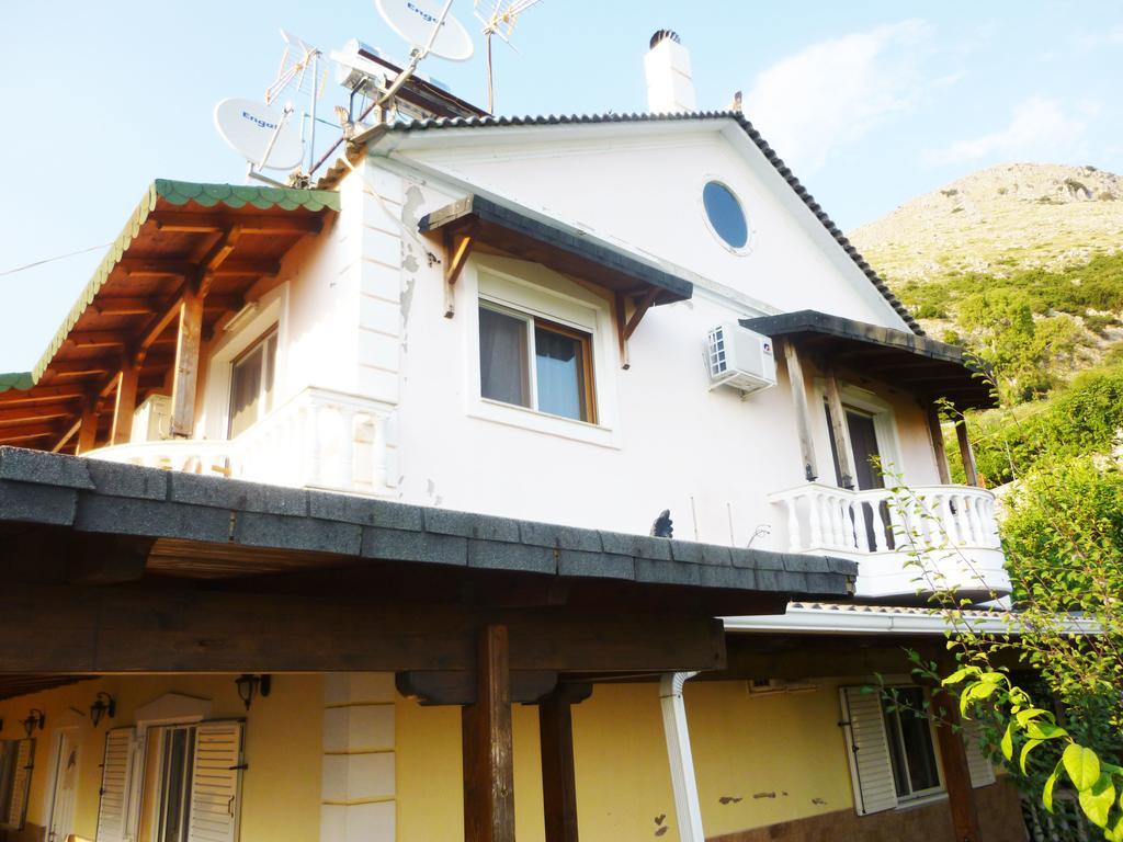 Vila Altini Borsh Exterior photo